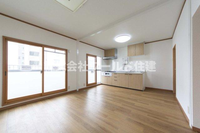 狭山市狭山台2丁目狭山台団地の居間・リビング