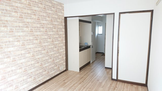 城山ハイツの洋室