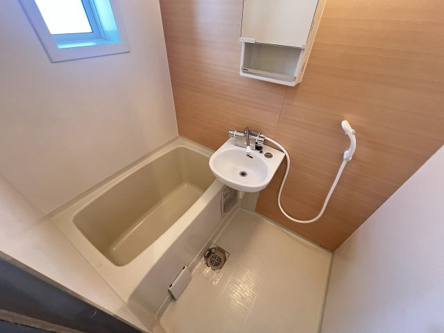 城山ハイツの居間・リビング