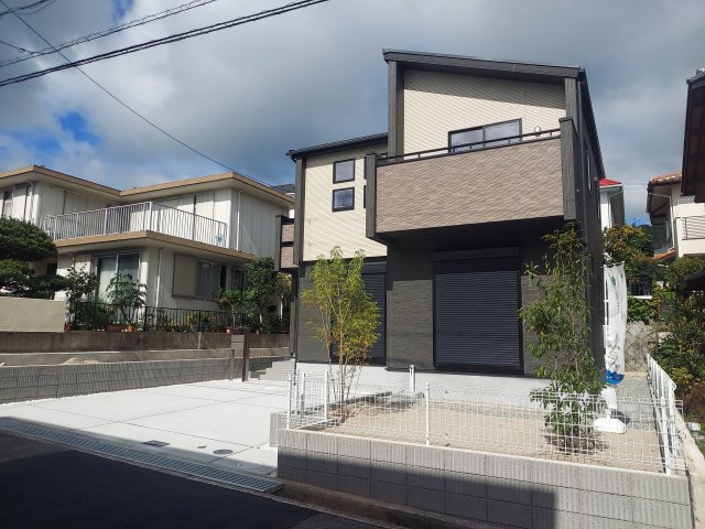 宝塚市中山五月台3丁目新築一戸建