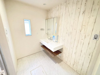 【独立洗面台】 | 大野台３丁目　新築分譲住宅　全２区画 | オシャレなオープンサニタリーです！ゆとりのある洗面室♪朝の身支度もスムーズにできますね！