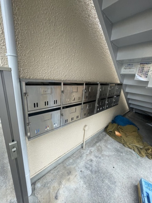 【その他共用部分】 | コンフォール赤塚 | 共用部にメールボックスがあります