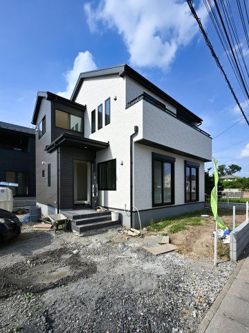 【玄関】 | リーブルガーデン太田市鶴生田町第4　2号棟 | 玄関はディンプルキー＆ダブルロックドア採用で防犯対策もバッチリです！