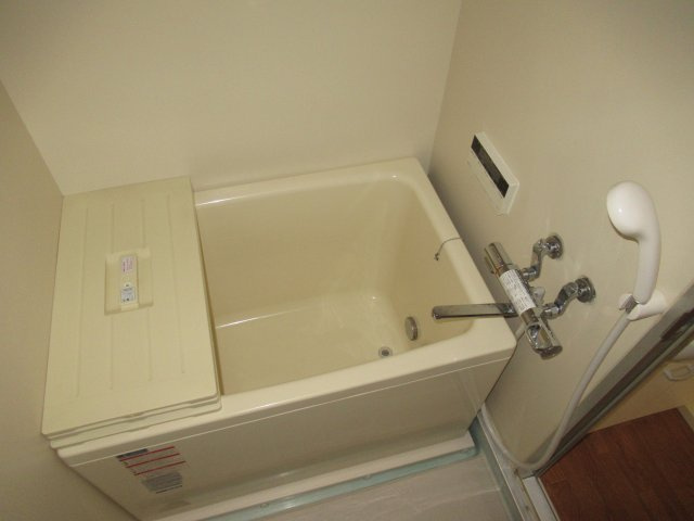 新長田駅前２ＤＫの浴室|お風呂で日々の疲れを落としましょう