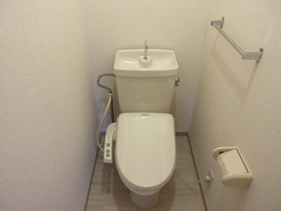  | ファミール山岡B棟