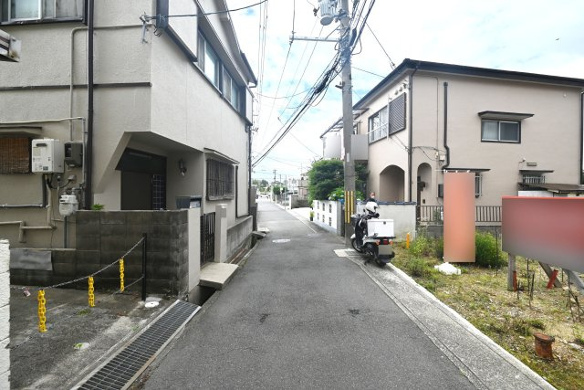 シャルムコート・ジョン鴻池の前面道路含む現地写真|2025年6月撮影
