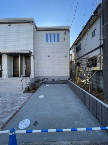 クラージュ成瀬の駐車場