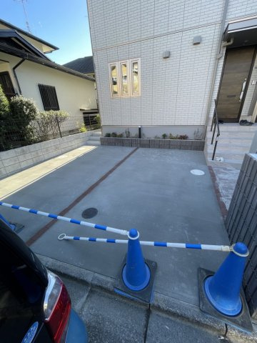 クラージュ成瀬の駐車場