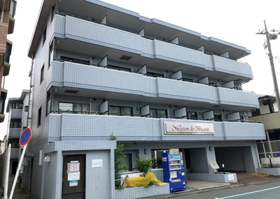 【外観】 | メゾン・ド・ビザール | 眺望の良さを楽しめるダイニングキッチンで家族団らんの時間を過ごしてはいかがでしょうか。バルコニーから見える景色を家族で眺める時間は、時間が経つのを忘れてしまいそうですね。是非、現地を見に行きましょう！