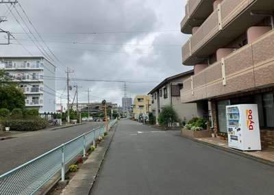 【展望】 | メゾン・ド・ビザール | 眺望を気にして物件を探す場合、前面に建物が建っていないか現地で確認しましょう！前面に建物があると景色はもちろん、日当たりや風通しにも影響が出てきます。住んだ時のことを想像しながら現地見学をしましょう。