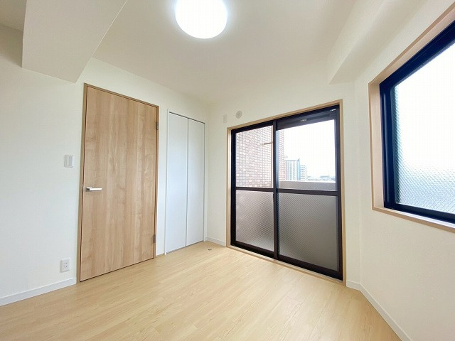 【洋室】 | ロイヤルマンション別府六