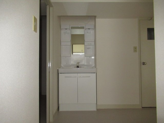 新長田駅前３ＬＤＫの洗面所|使いやすい洗面所です