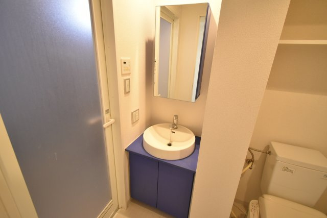アリビオ西宮の独立洗面台