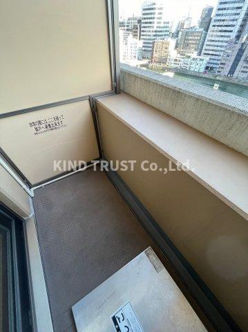 プロスペクト中之島のバルコニー|暖かな日差しのふりそそぐバルコニー