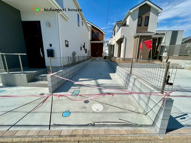 上尾市中分1丁目　新築戸建　ハートフルタウンBの駐車場|カースペース