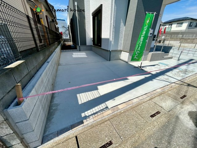 上尾市中分1丁目　新築戸建　ハートフルタウンCの駐車場