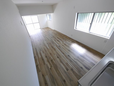 【居間・リビング】 | 歌敷山4丁目戸建