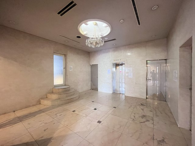 21コートマルナカのエントランス