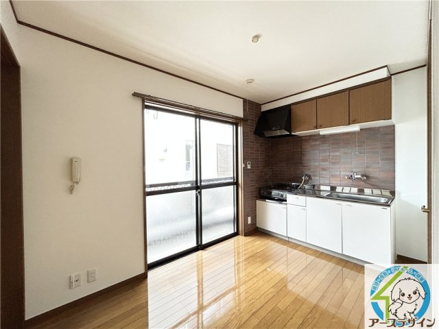 エターナルM＆A Ⅱの居間・リビング