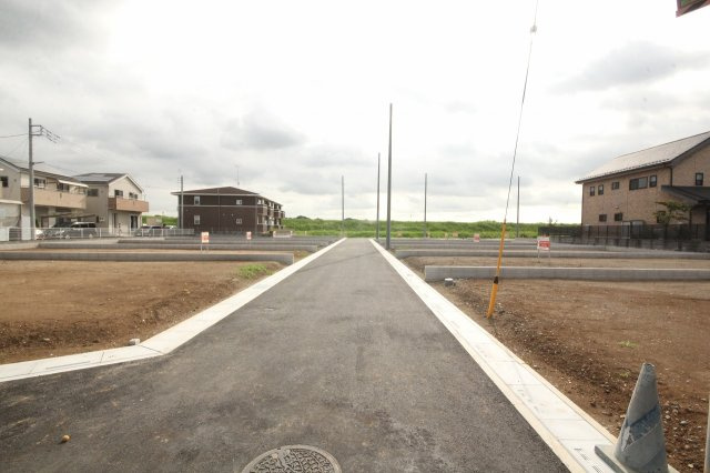 西金野井１５区画ＮＯ,４の前面道路含む現地写真|南側道路（東側方向から西側方向へ撮影）