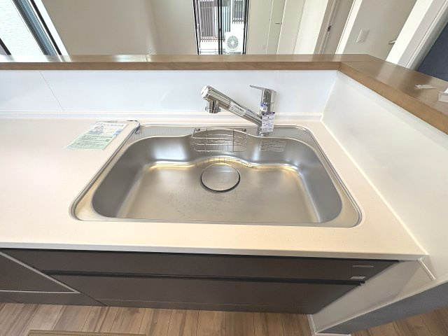 【キッチン】 | 福岡市西区野方3丁目5期　2号棟（全2棟）【仲介手数料無料・0円】 | 現地写真。