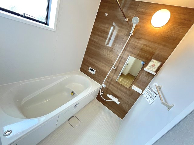 【浴室】 | 福岡市西区野方3丁目5期　1号棟（全2棟）【仲介手数料無料・0円】 | 現地写真。浴室です。