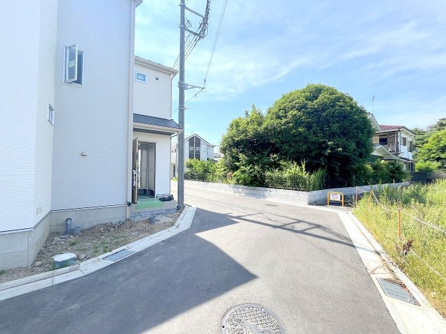 昭島市中神町2丁目新築分譲　全5棟　の前面道路含む現地写真|2025年撮影