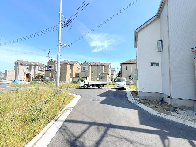 昭島市中神町2丁目新築分譲　全5棟　の前面道路含む現地写真|2025年撮影