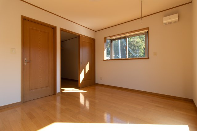 【前面道路含む現地写真】の画像