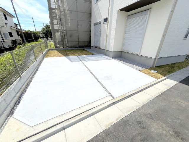 昭島市中神町2丁目新築分譲　全5棟　の駐車場