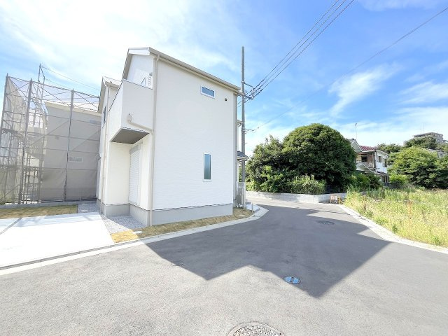 昭島市中神町2丁目新築分譲　全5棟　の前面道路含む現地写真