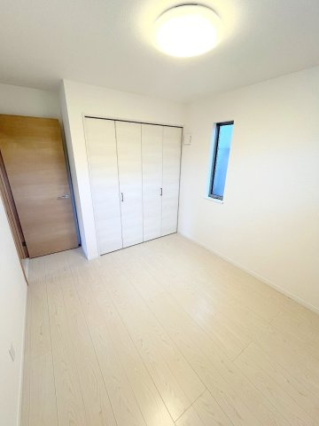 昭島市中神町2丁目新築分譲　全5棟　の洋室