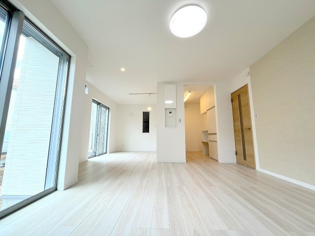 昭島市中神町2丁目新築分譲　全5棟　の居間・リビング
