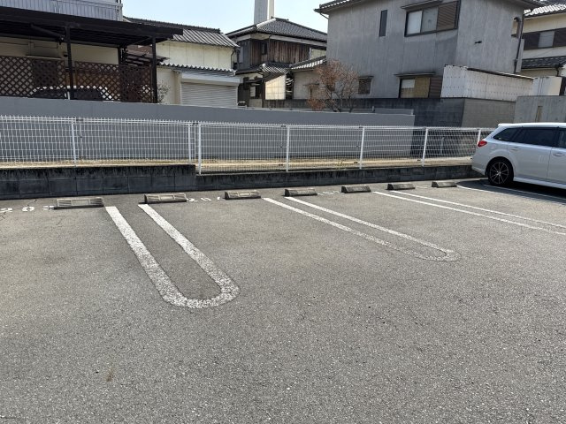 パレ・エクセランの駐車場