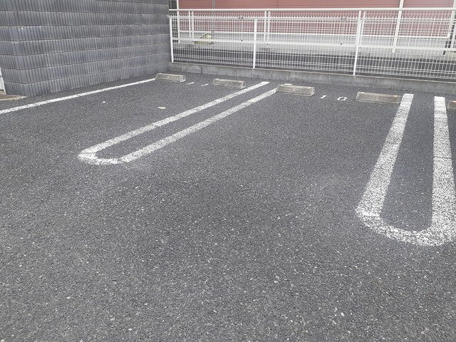 アセント・ヴィラⅡの駐車場