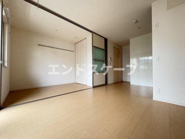 ジュネス稲荷塚の居間・リビング|高崎、前橋のお部屋探しはエンドスケープまで！お客様の理想お聞かせ下さい♪