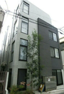 【外観】 | 鉄筋コンクリート造のがっちりとした建物。
