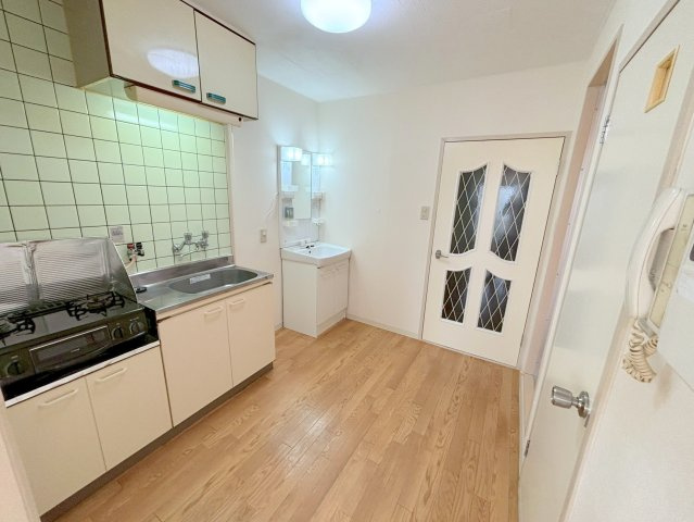 メゾン鳩ヶ瀬の居間・リビング