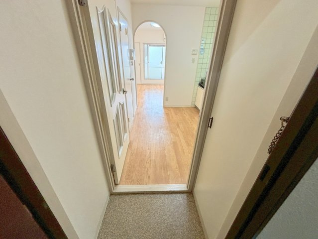 メゾン鳩ヶ瀬の玄関