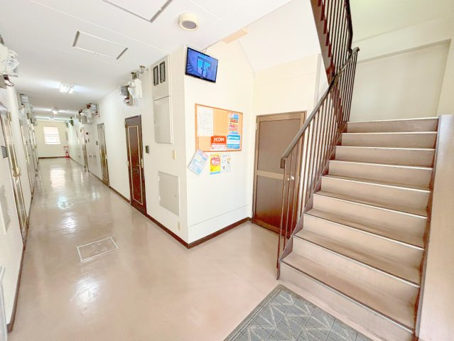 メゾン鳩ヶ瀬のロビー