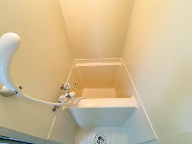 メゾン鳩ヶ瀬の浴室