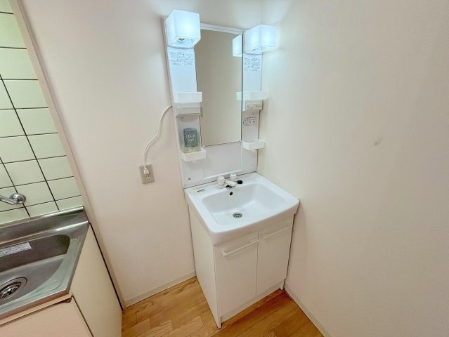 メゾン鳩ヶ瀬の洗面所