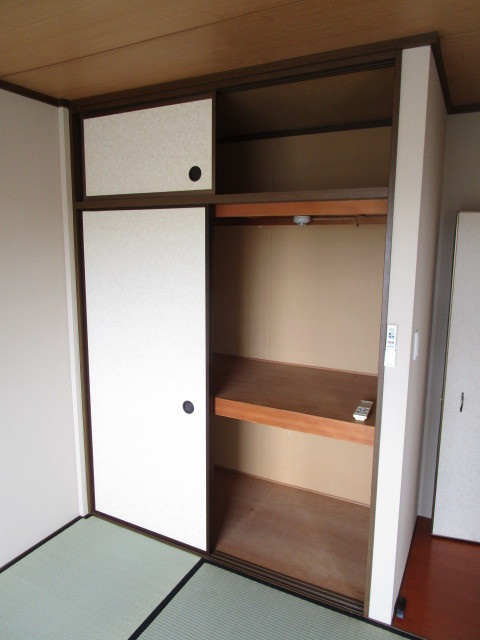ロワール西一之江の収納|★押入★