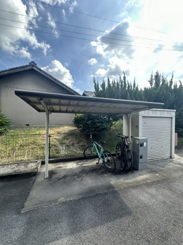 サンフラワー根ノ上の駐車場