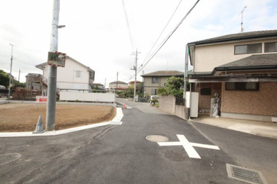 【前面道路含む現地写真】 | 西金野井１５区画ＮＯ,１ | 東側道路（物件から南側方向へ撮影）