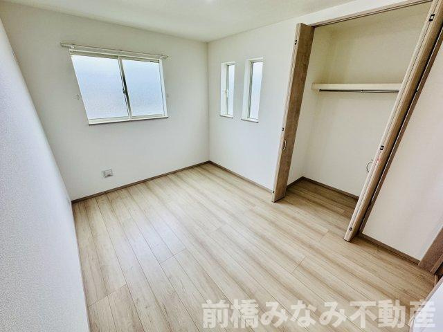 高崎市貝沢町10期　３号棟(全３棟)　ハートフルタウン　新築建売分譲の洋室|明るい洋室です