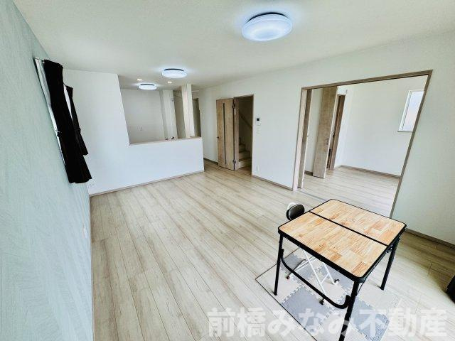 高崎市貝沢町10期　３号棟(全３棟)　ハートフルタウン　新築建売分譲の居間・リビング|使いやすいリビングです