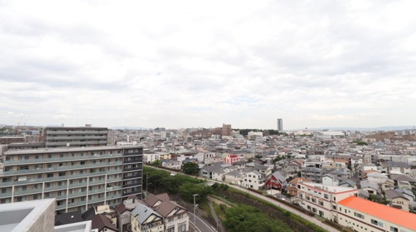 【展望】 | 【物件からの展望】角部屋につき2方向の景色の見えるバルコニー！