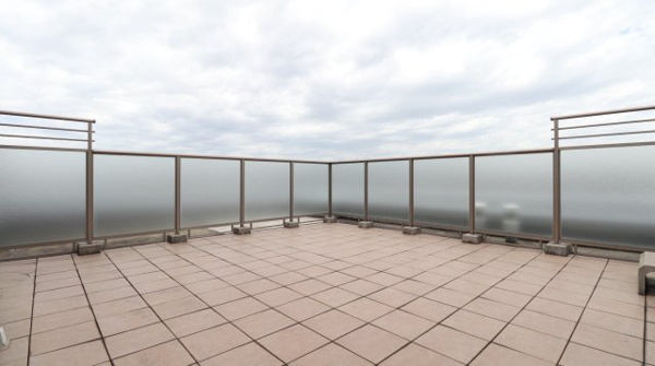 【バルコニー】 | 【ルーフバルコニー】広々としたルーフバルコニー！様々な用途にご利用いただけます◎