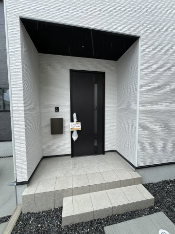 【玄関】 | 福岡市南区和田2丁目3期　1号棟（全1棟）【仲介手数料無料・0円】 | 現地写真。